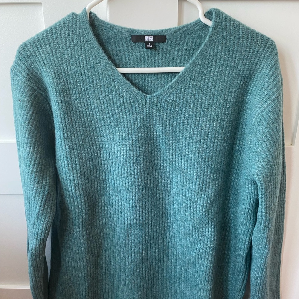 Uniqlo Sweater